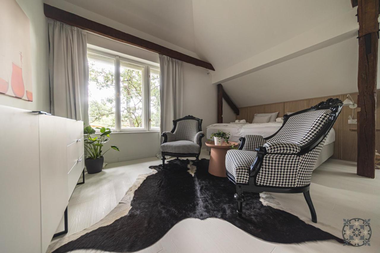 Villa Chez Les Amis - Adults Only Балатонсепезд Екстериор снимка