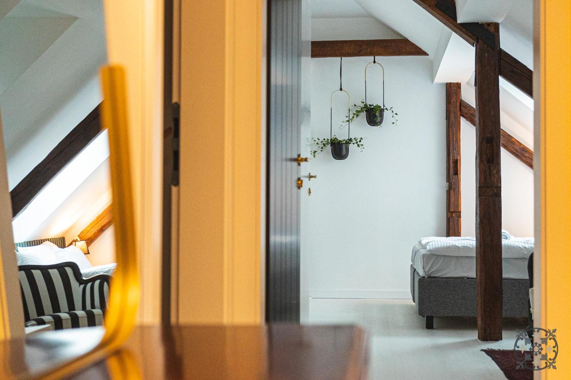 Villa Chez Les Amis - Adults Only Балатонсепезд Екстериор снимка
